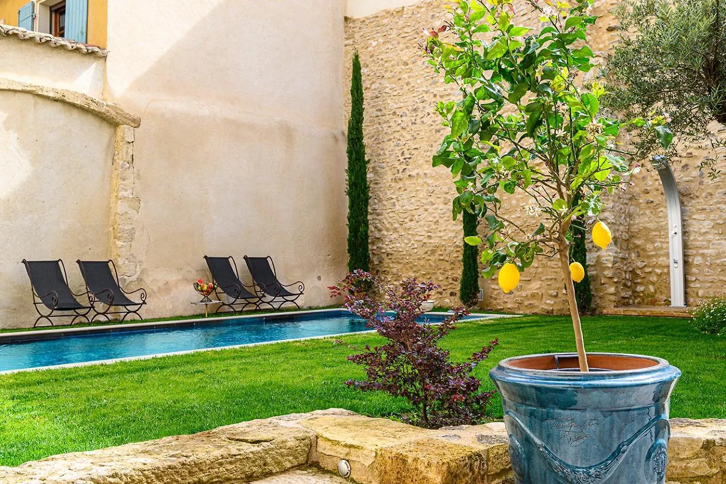 Palais Aoma, Hotel Particulier De Luxe En Provence L'Isle-sur-la-Sorgue 2*,