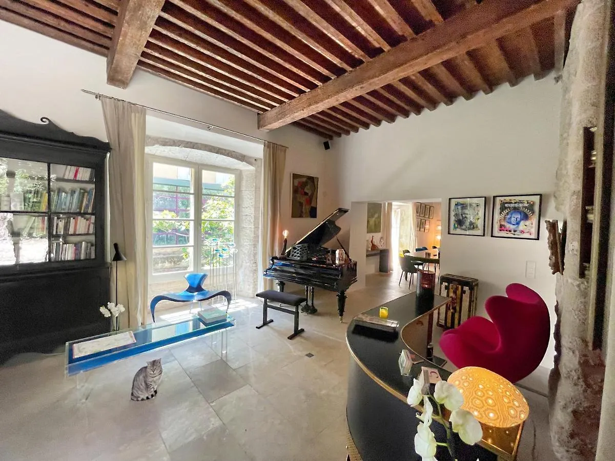 Palais Aoma, Hotel Particulier De Luxe En Provence LʼIsle-sur-la-Sorgue 2*,