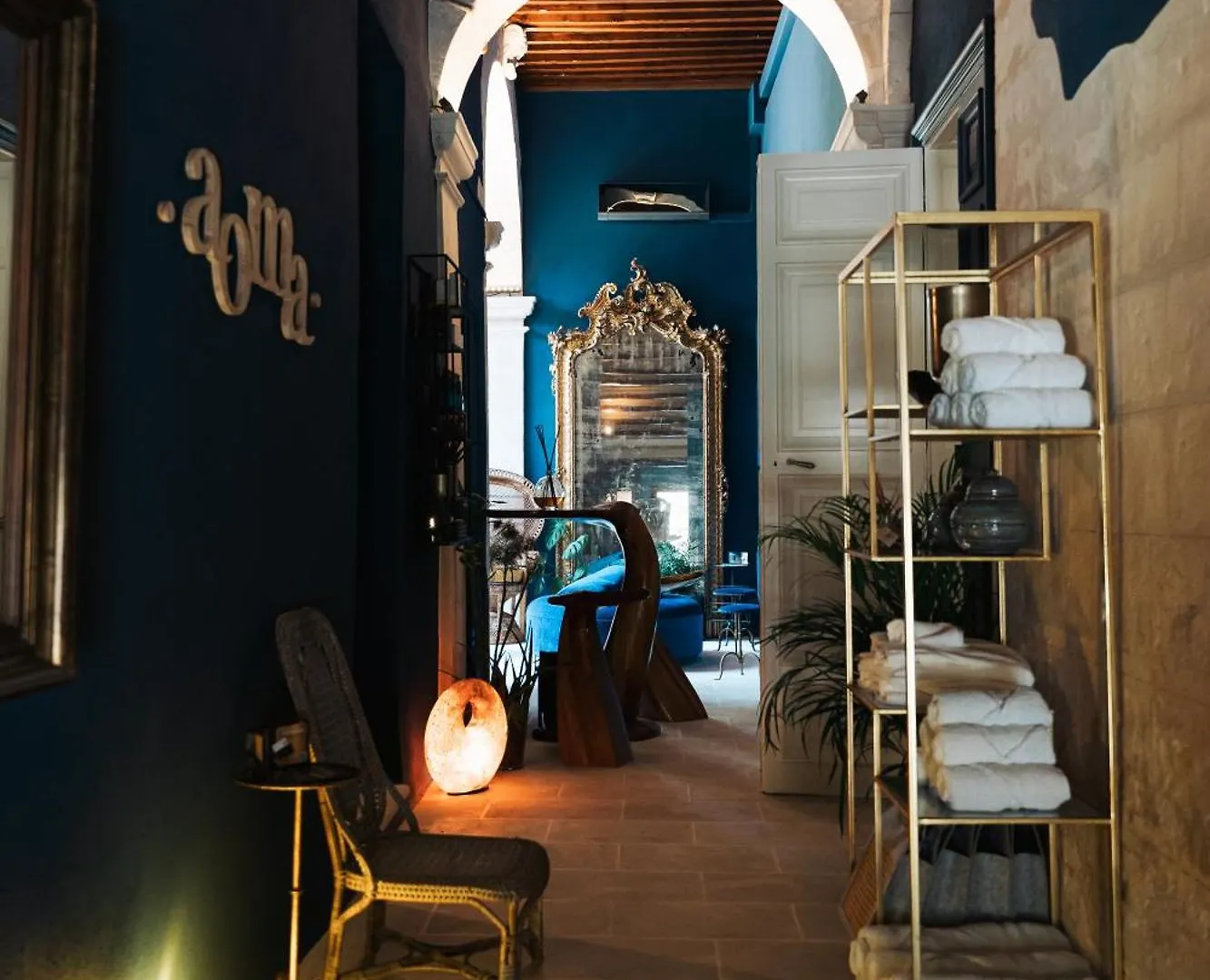 Palais Aoma, Hotel Particulier De Luxe En Provence LʼIsle-sur-la-Sorgue